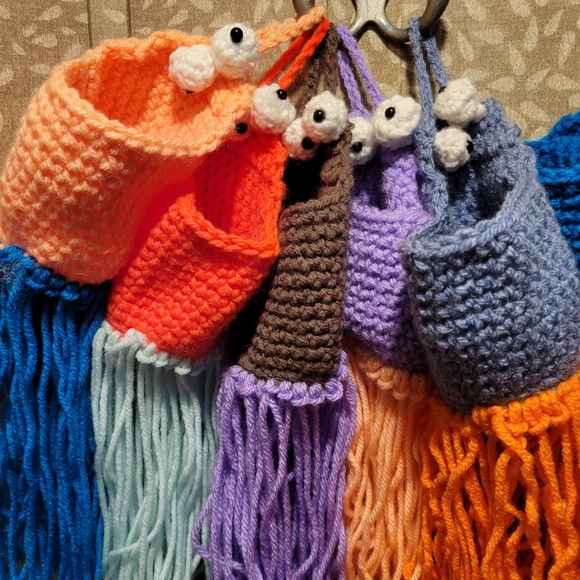 Crochet Alien Basket - Picture 1 of 3